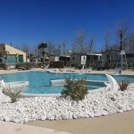 Holiday home Mobil Familial Neuf De 2024 Pour 8 Personnes
