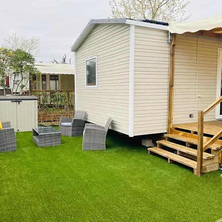 Mobil Familial Pour 8 Personnes Holiday home Valras-Plage